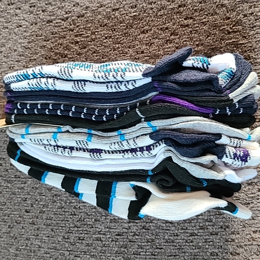 THEREABOUTS BOYS LOW CUT SOCKS SIZE LARGE SHOE SIZE 3-10